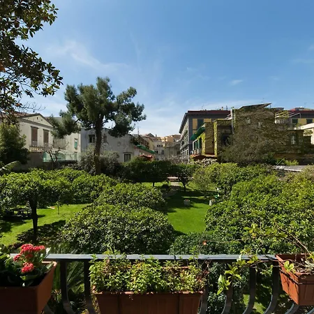 The Bellini House By House In 4* Nápoly