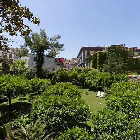 The Bellini House By House In 2* نابولي